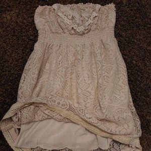 Women's strapless dress